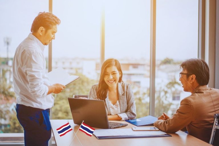 Business Etiquette in Thailand: Essential Guide for Foreign Professionals
